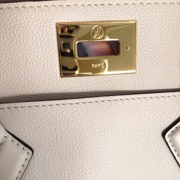 In Stores! Louis Vuitton On My Side Greige Tote - Picture 10 of 15